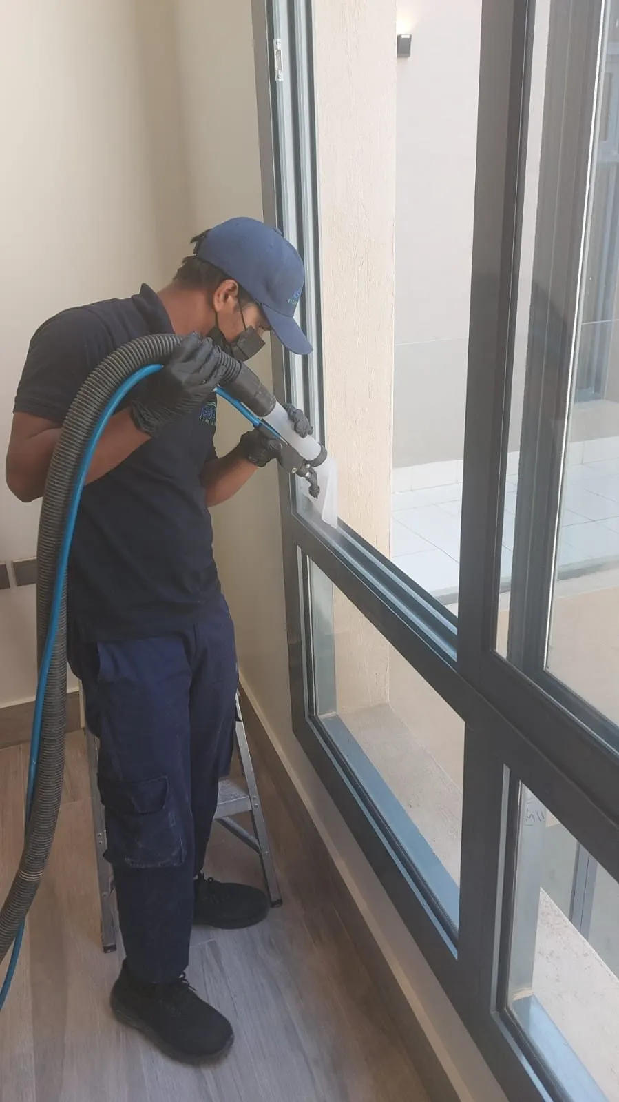 تنظيف النوافذ والزجاج في الرياض